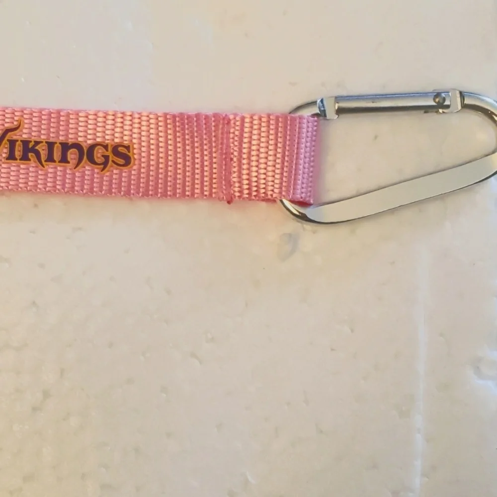 Aminco Minnesota Vikings Pink NFL Licensed Carabiner Lanyard Keychain